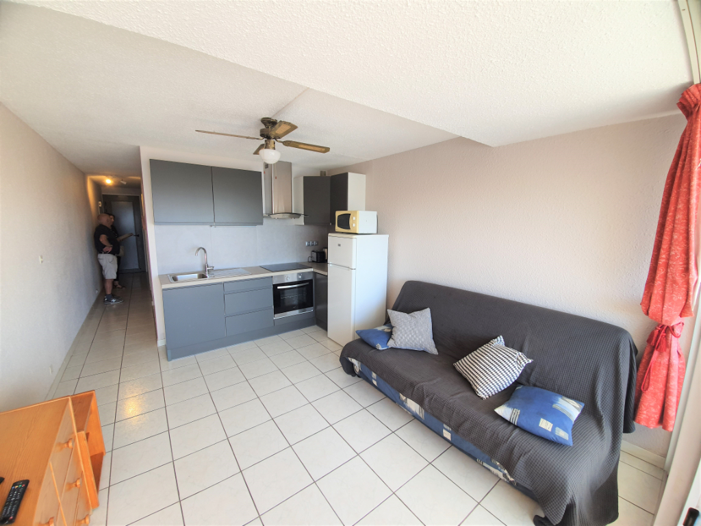 Photo T2 cabine avec vue sur le port image 4/6