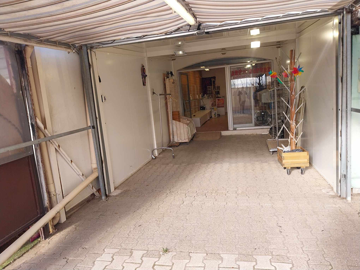 Photo Murs commerciaux image 3/5