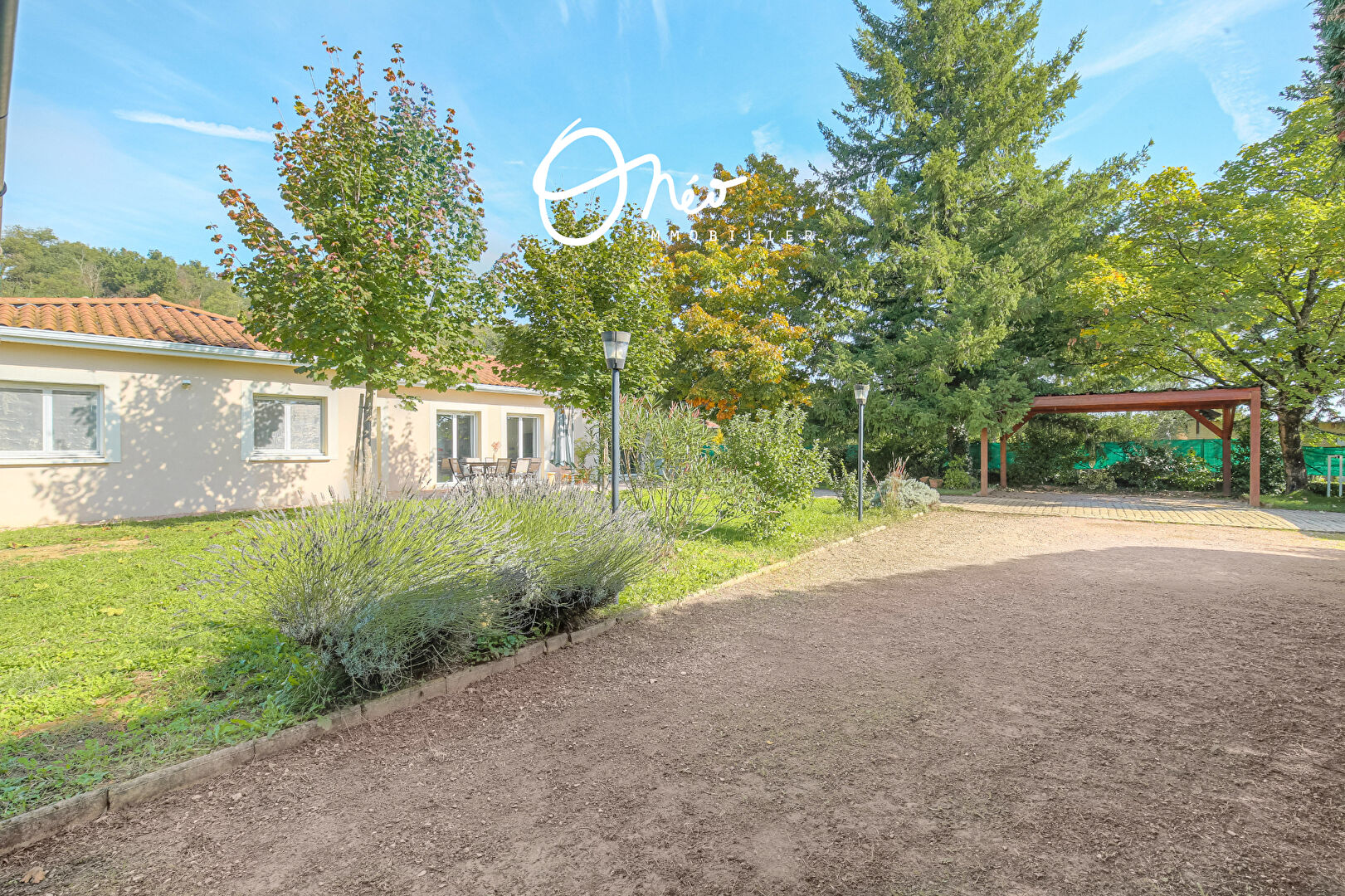 Maison récente 5 pièces sur sa belle parcelle arborée