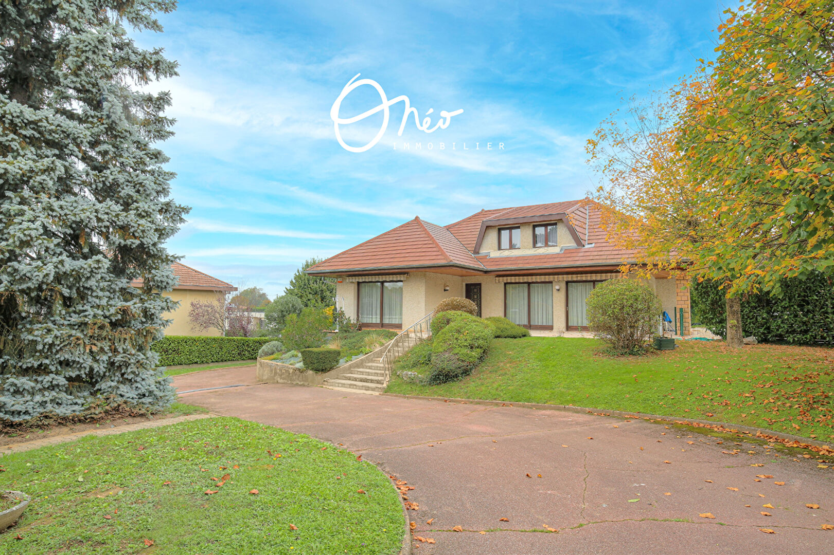 Maison familiale 6 pièces avec piscine - Mions