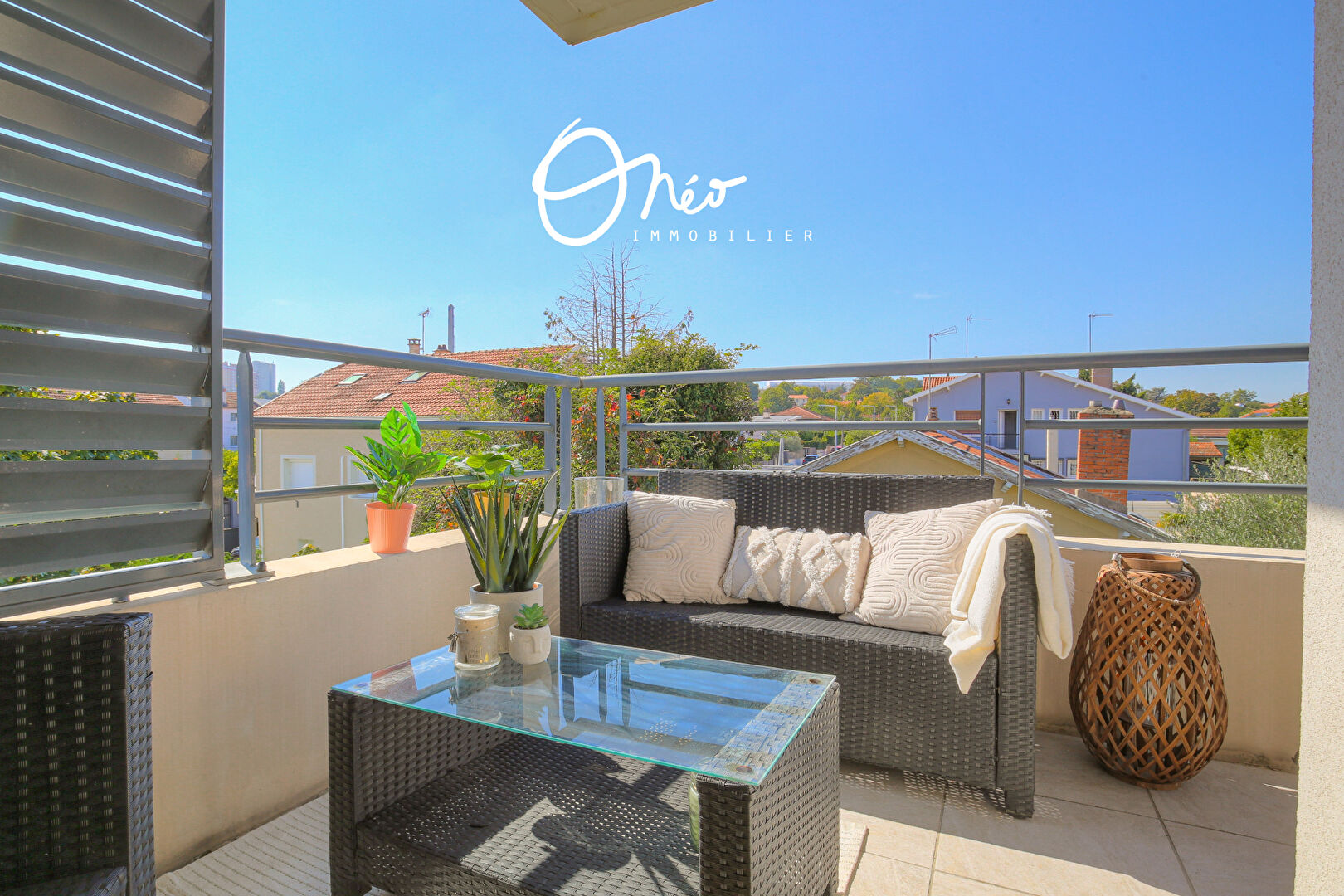 Photo Appartement 3 pièces de 79 m2 en intérieur cour, avec garage image 2/6