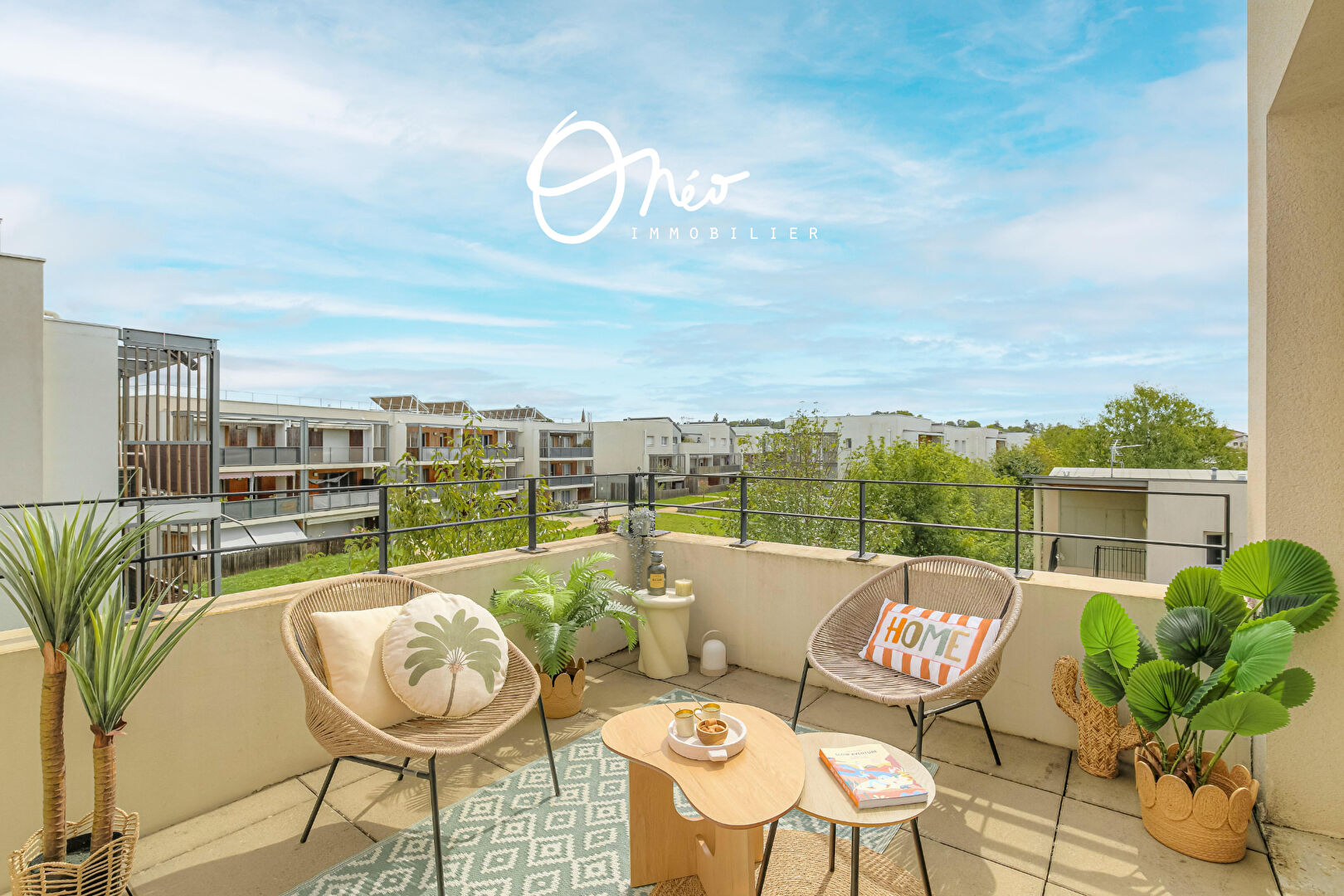 À Vendre - Appartement Attique - 3 pièces + Terrasse + Garage en sus