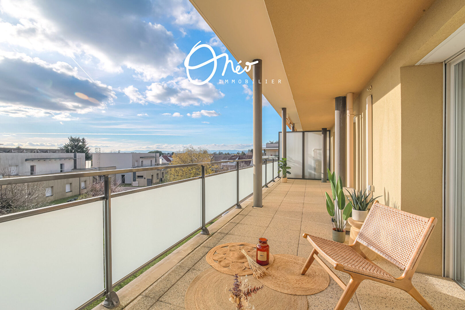 Appartement 3 pièces avec terrasse - Chassieu centre