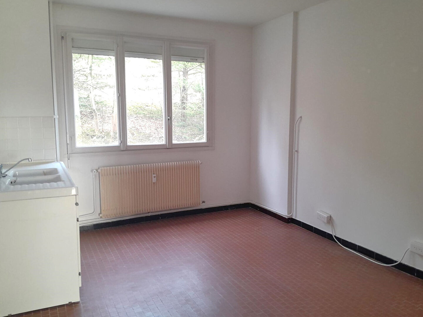 Photo FONTAINES SUR SAONE - T3 DE 69M² avec balcon et parking. image 3/6