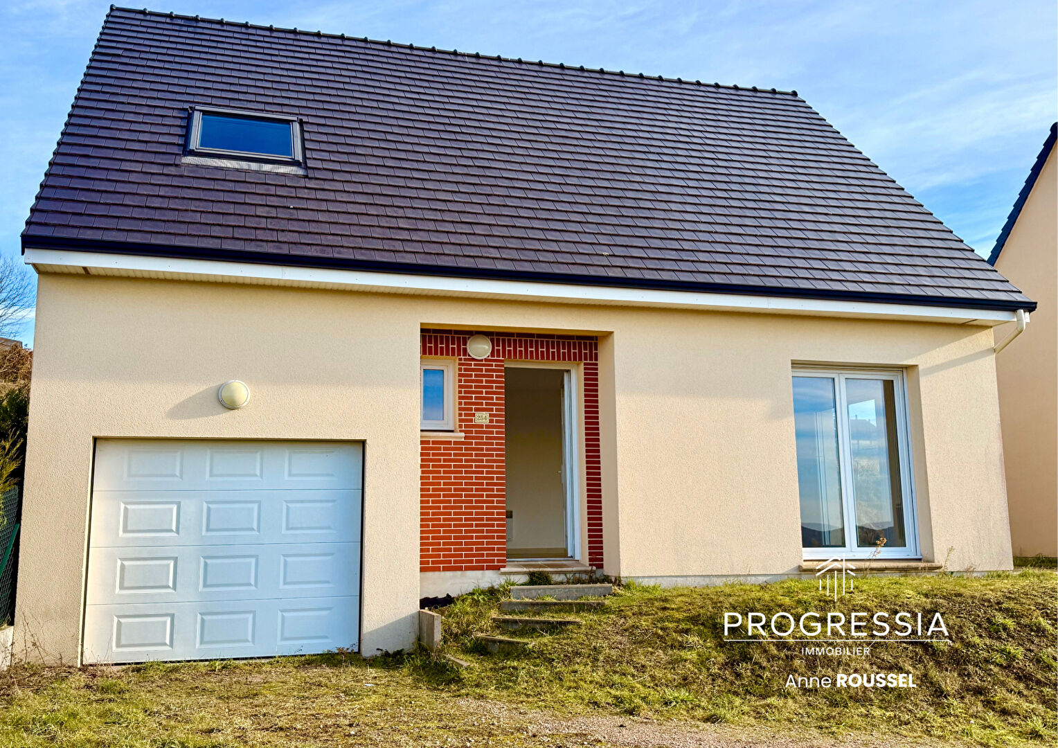 Progressia Immobilier - LE TRAIT - Maison traditionnelle de 93 m² avec jardin et garage