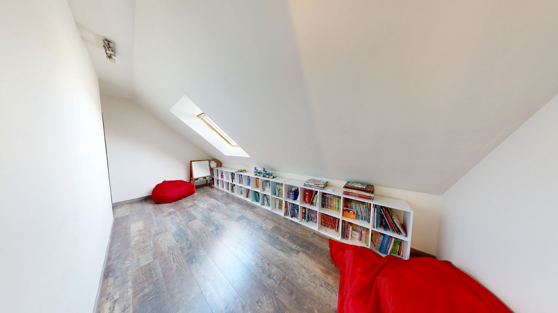 Progressia Immobilier - Saint-Martin-du-Bec - Maison familiale récente avec beaux volumes