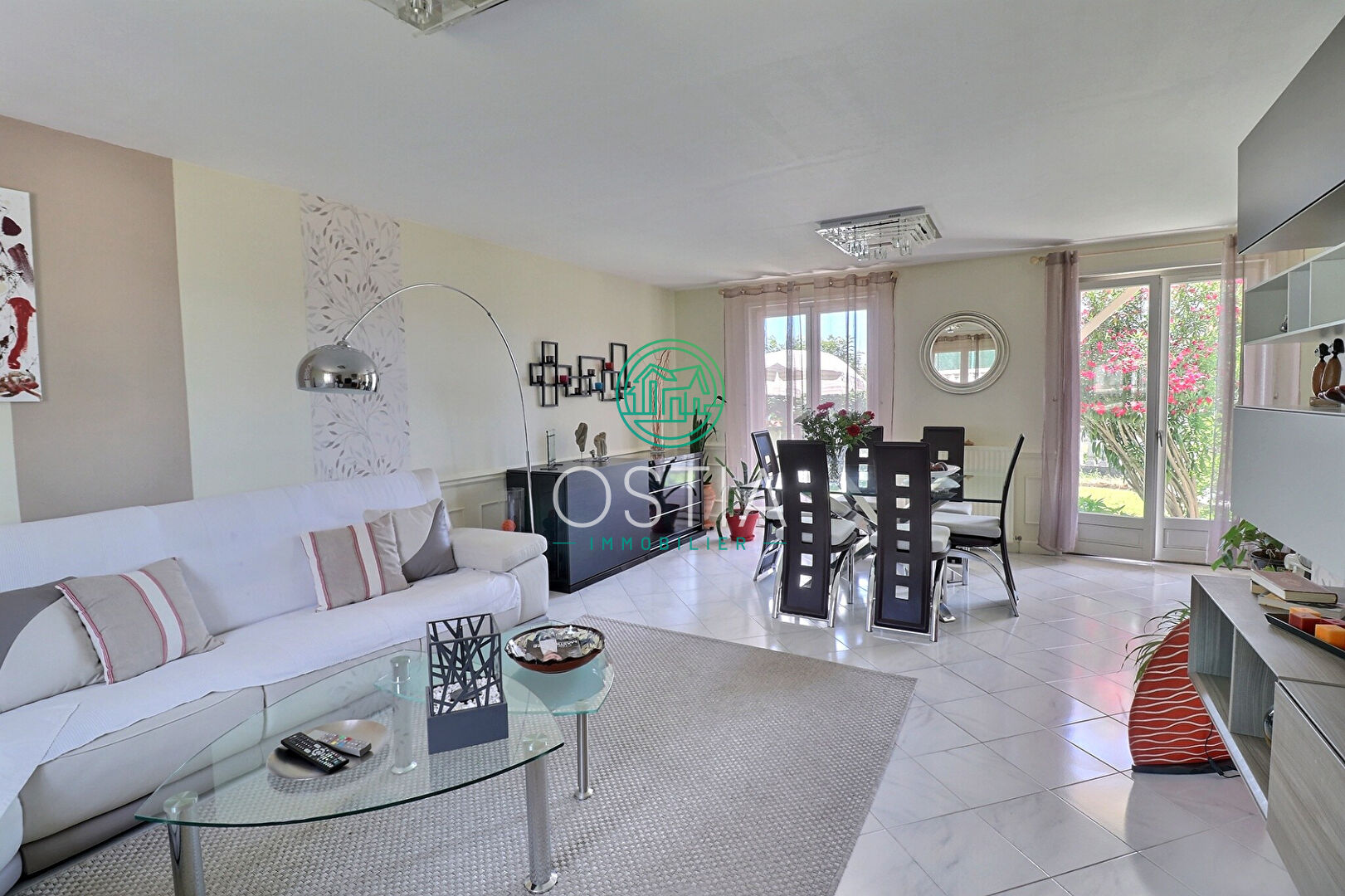 Photo Villa St Martin La Plaine 5 pièce(s) 112 m2 image 4/6