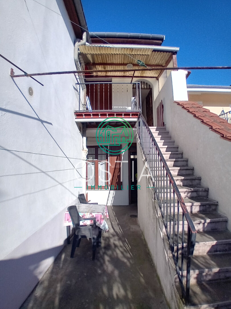 Maison La Grand-croix 6 pièce(s) 166 m2