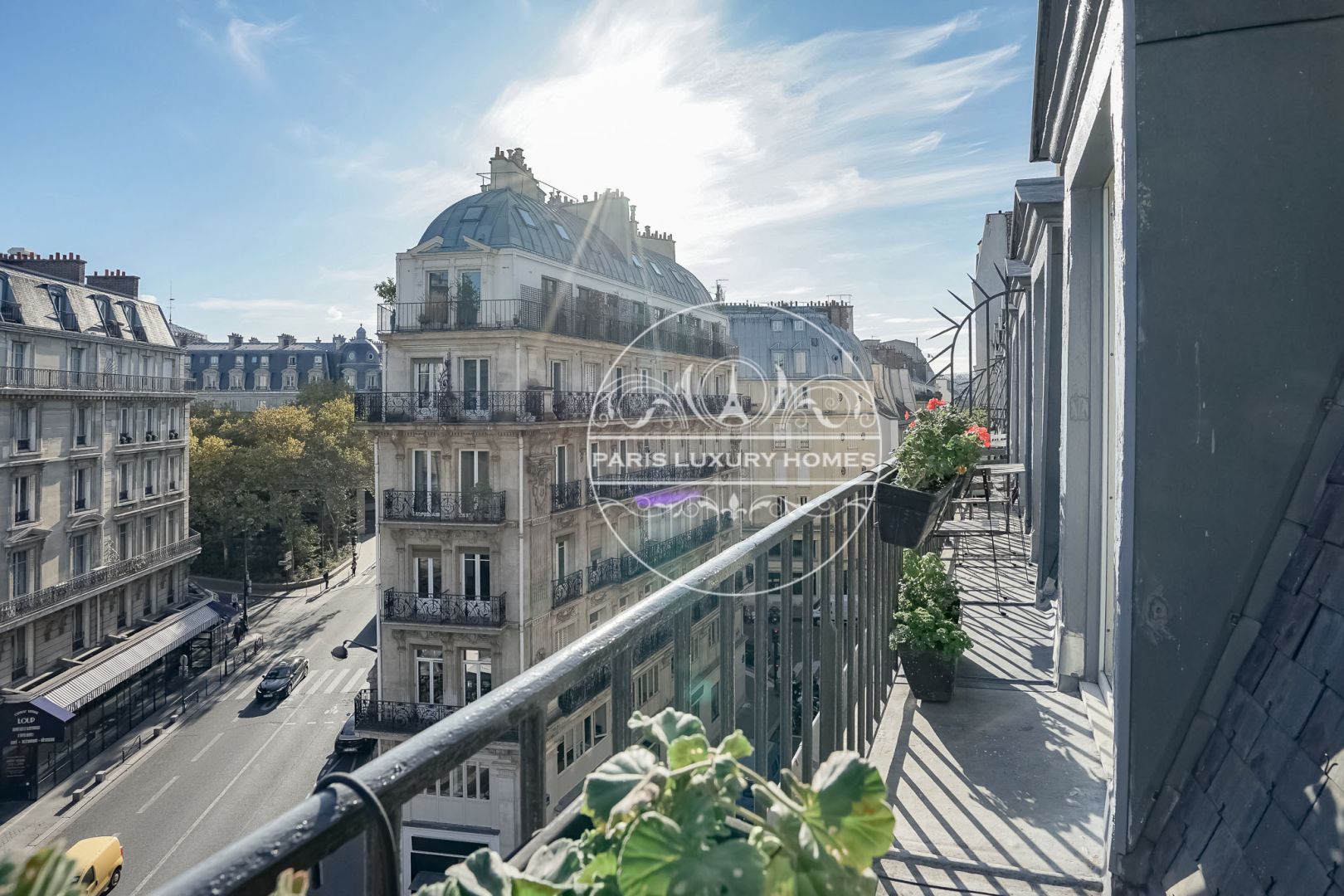 Appartement coup de coeur avec balcon à Paris 1er !