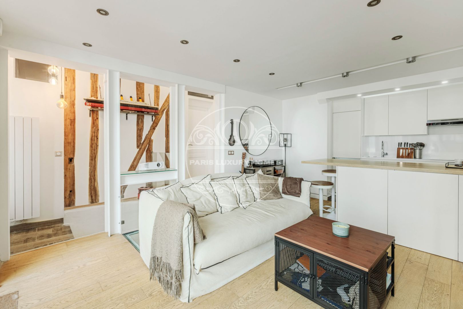 Photo Sublime loft rénové proche de la place des Vosges ! image 2/6