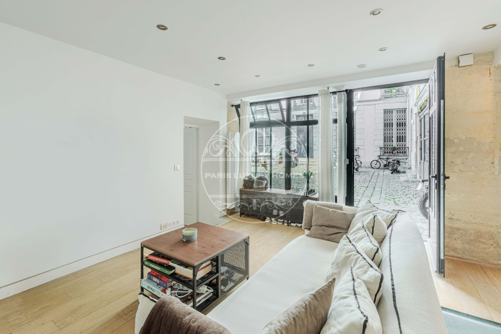 Photo Sublime loft rénové proche de la place des Vosges ! image 4/6