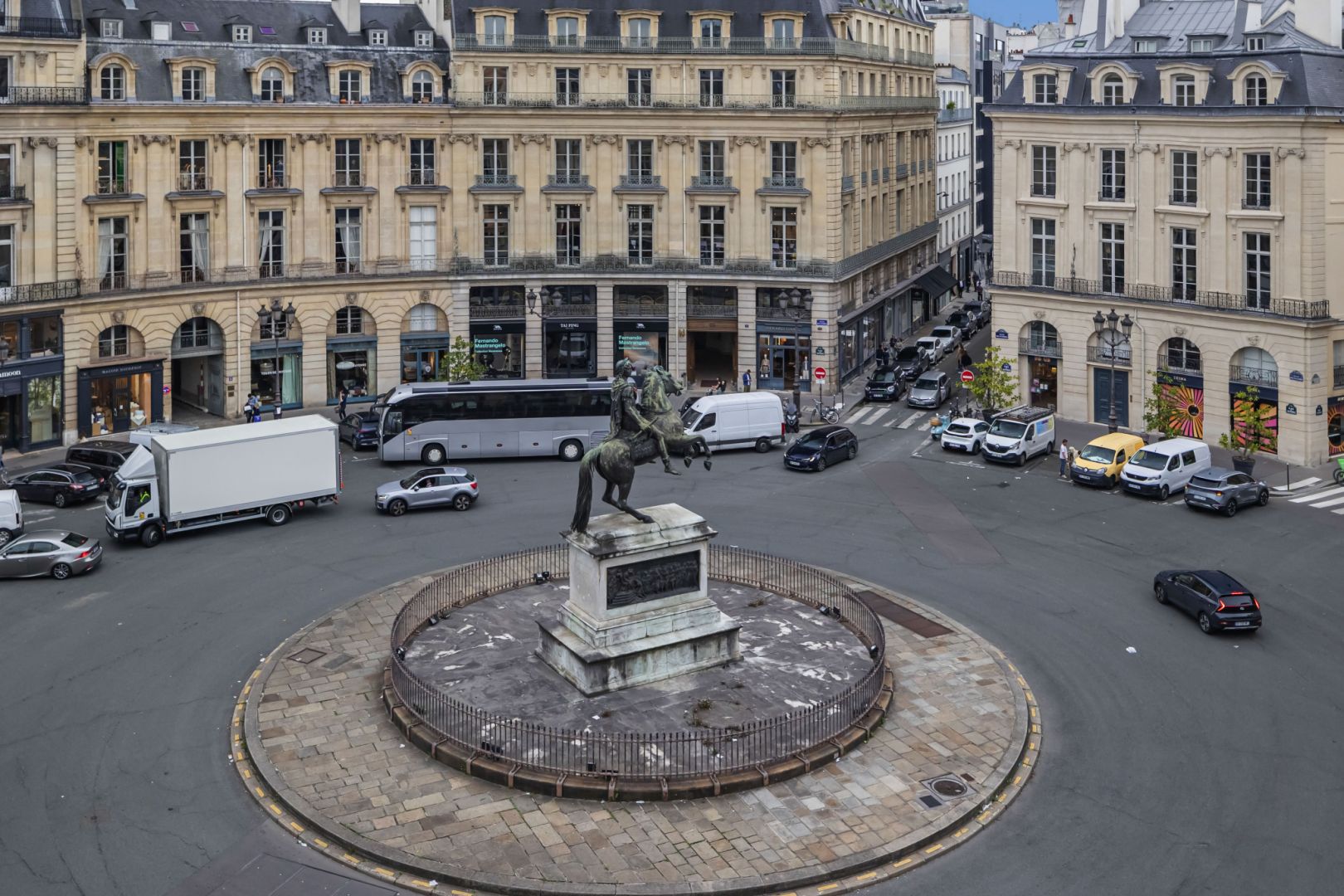 Appartement de prestige sur la Place des Victoires !