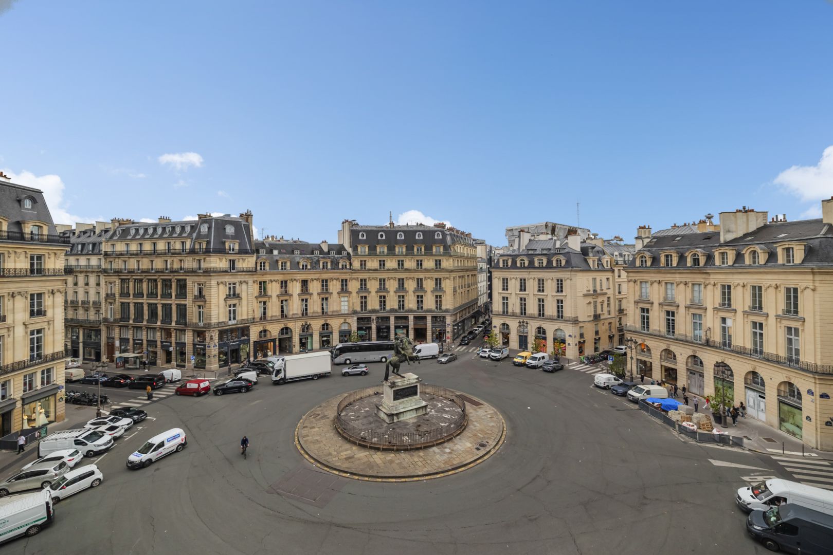 Appartement de prestige sur la Place des Victoires !