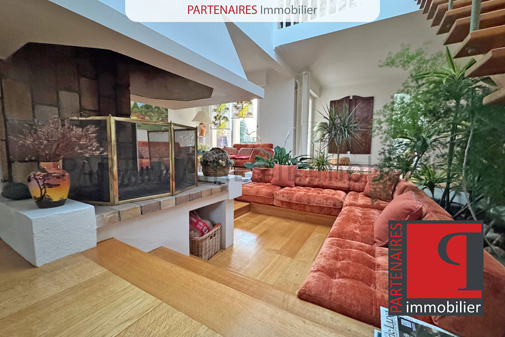 Maison d'architecte 268 m² (173,5 m²  Carrez) 8  Pièces - 5  Chambres - Terrain 488 m²  - LE CHESNAY