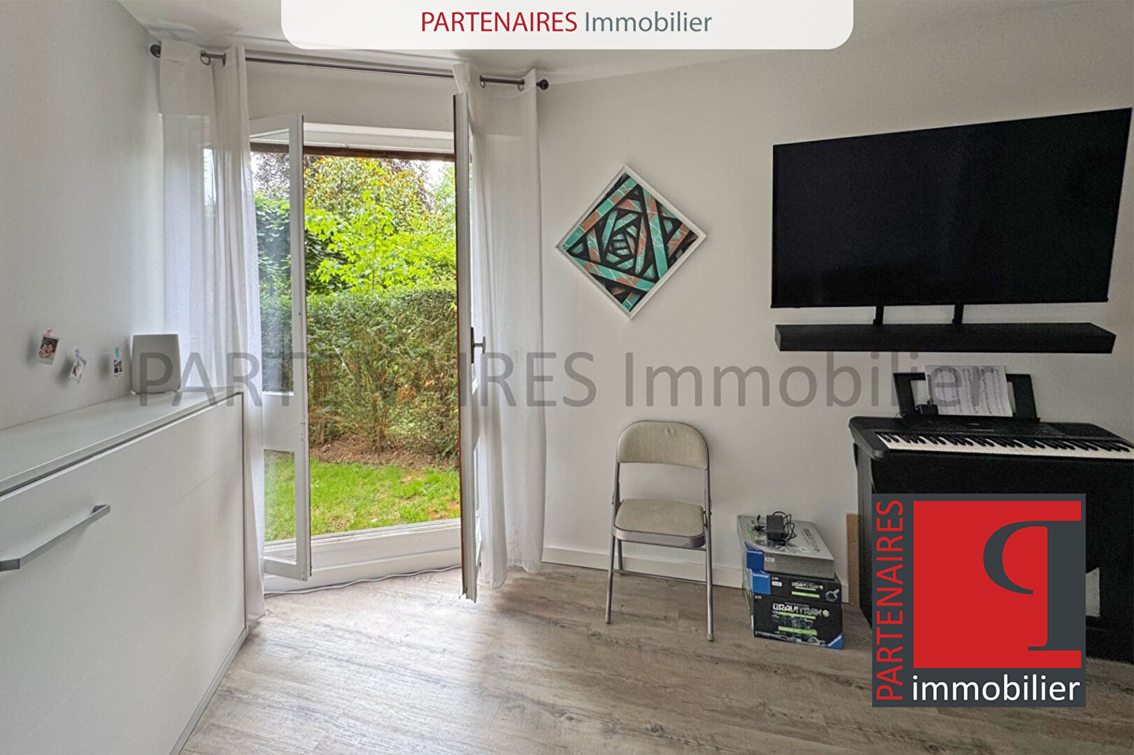 Studio 29 m² (32 m² au sol) en RDJ - PARKING EXTERIEUR - LE CHESNAY