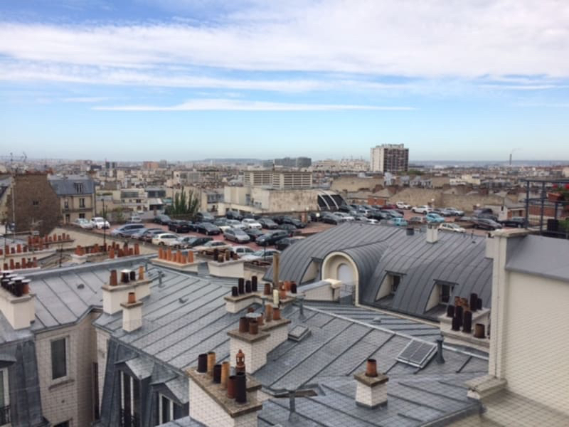 Photo Studio 16 m2 - 8ème étage avec vue sur les toits de Paris - Vendu loué  640 CC image 4/6