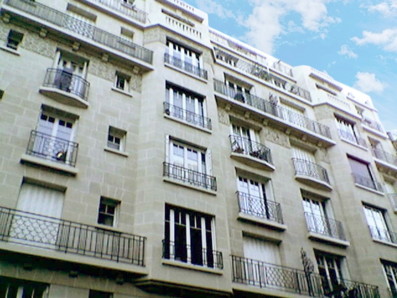 Photo Studio 16 m2 - 8ème étage avec vue sur les toits de Paris - Vendu loué  640 CC image 6/6