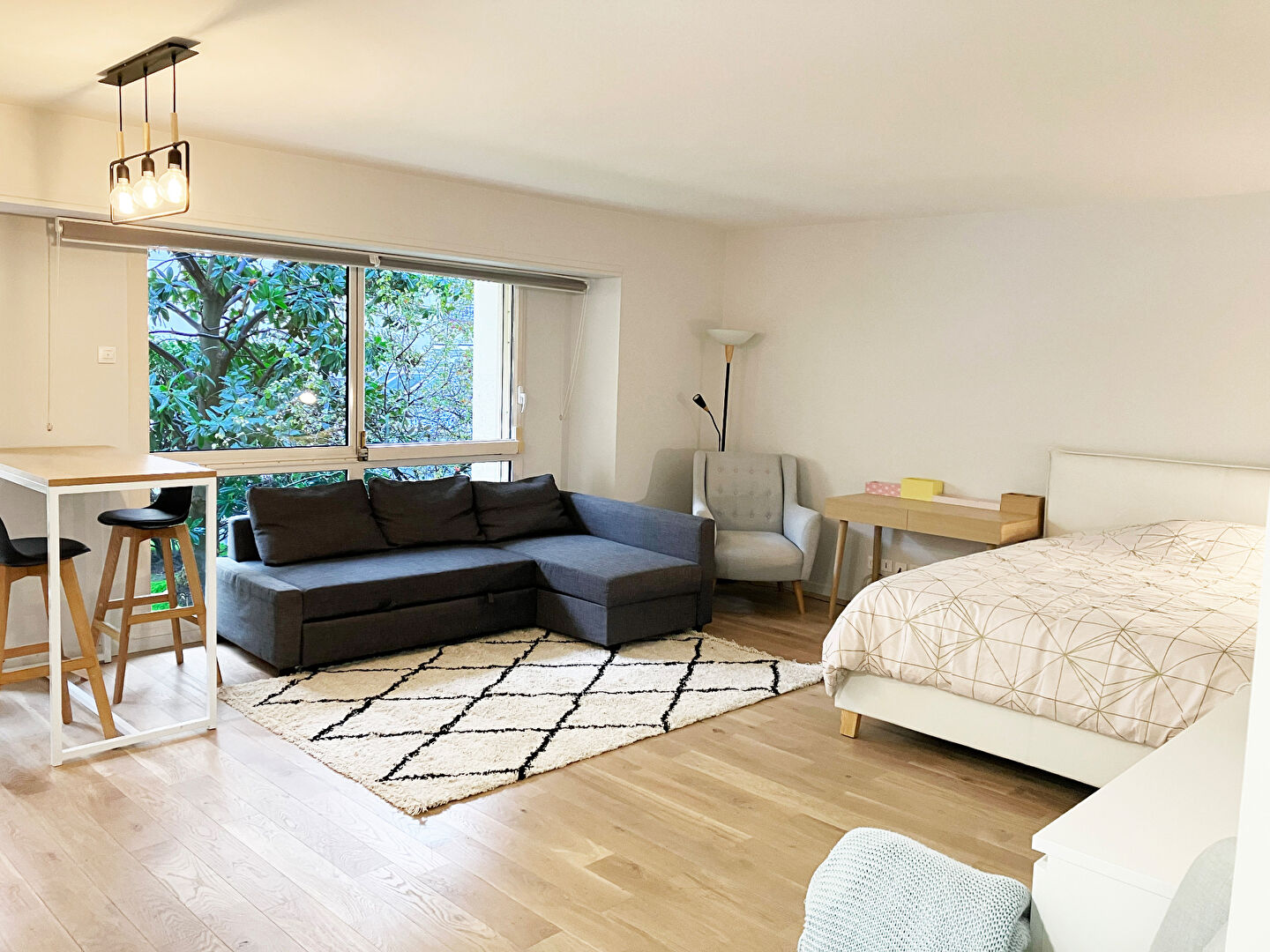 Photo Grand studio 38 m2 Excellant état 2ème étage avec vue sur jardin image 3/6