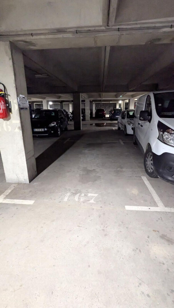 Photo PLACE DE PARKING ST GERMAIN EN LAYE image 1/2