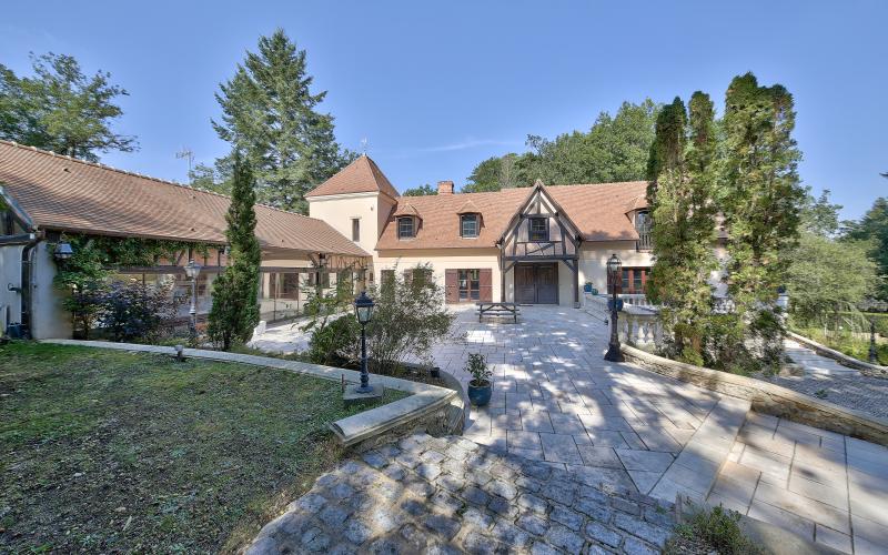 Photo MAISON RAMBOUILLET - 9 pièce(s) - 372.73 m2 image 2/6