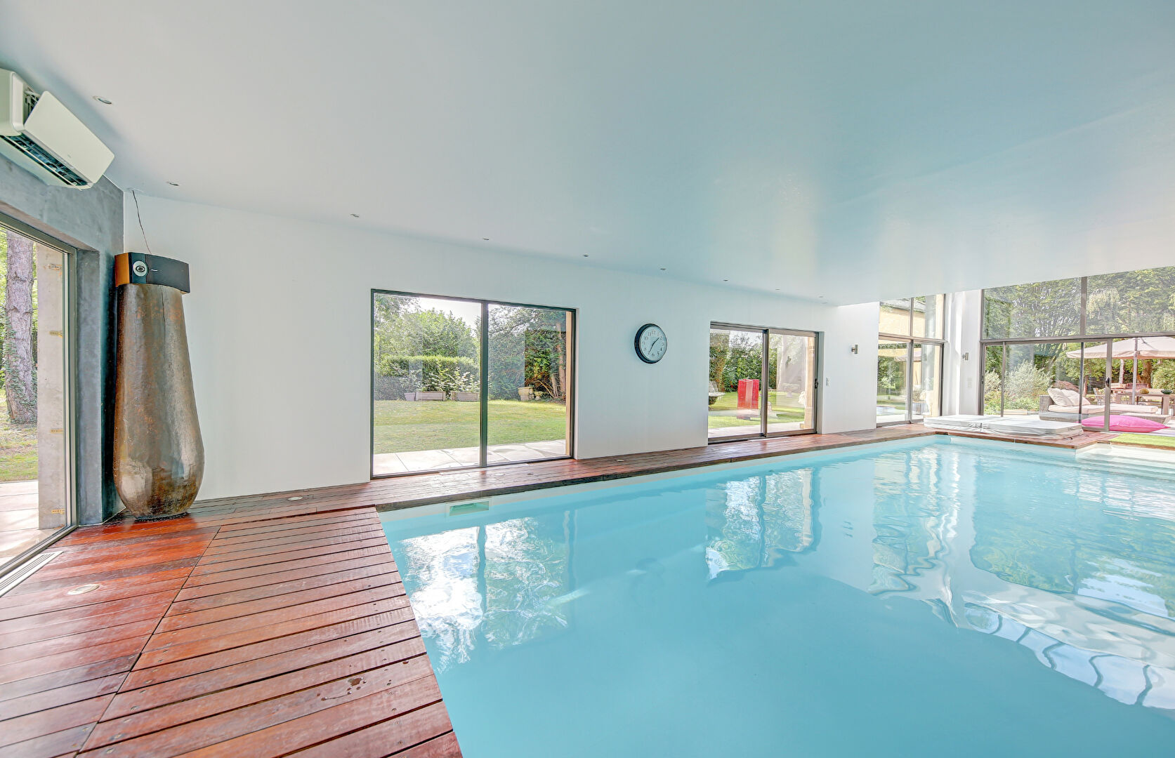 Photo Maison 10 pièce(s) 900 m2 image 3/6