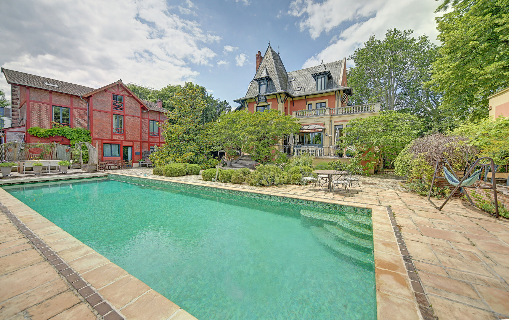 Maison  16 pièce(s) 518 m2