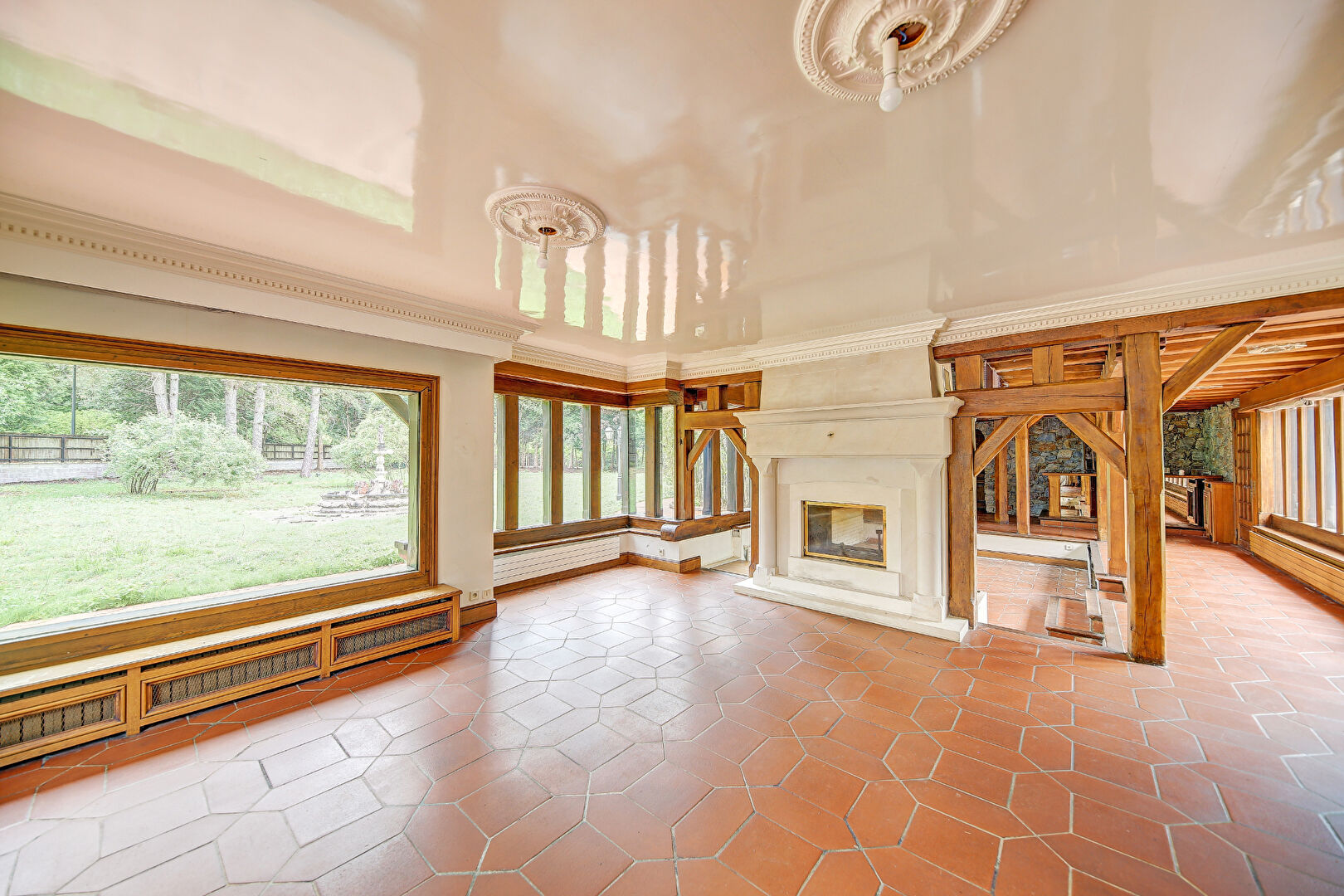 Photo Propriété - 628 m² - Poigny La Forêt image 4/6