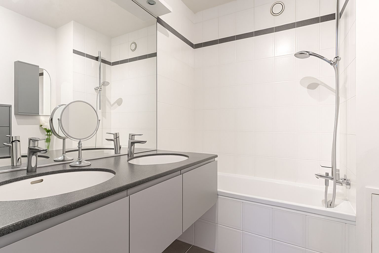 Photo Appartement 4 pièce(s) 92 m2 image 6/6