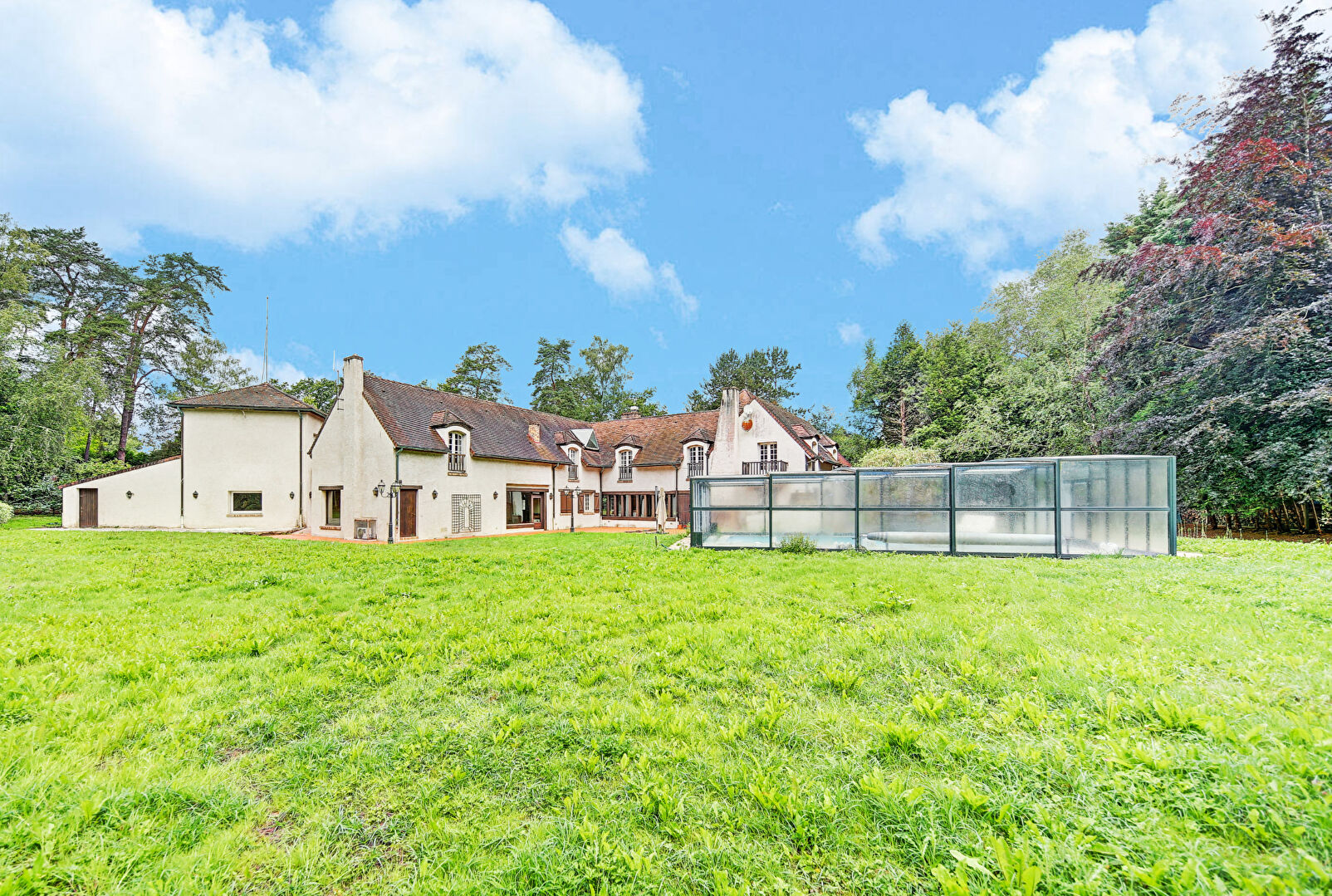 Propriété - 628 m² - Poigny-la-Forêt