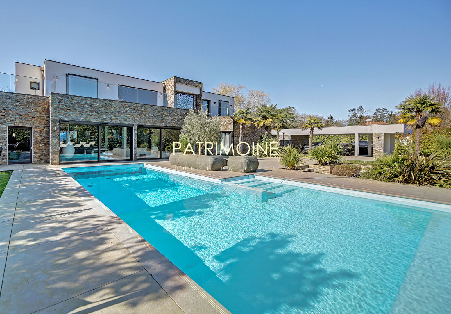 Photo Maison Feucherolles 9 pièce(s) 837.62 m2 image 1/6