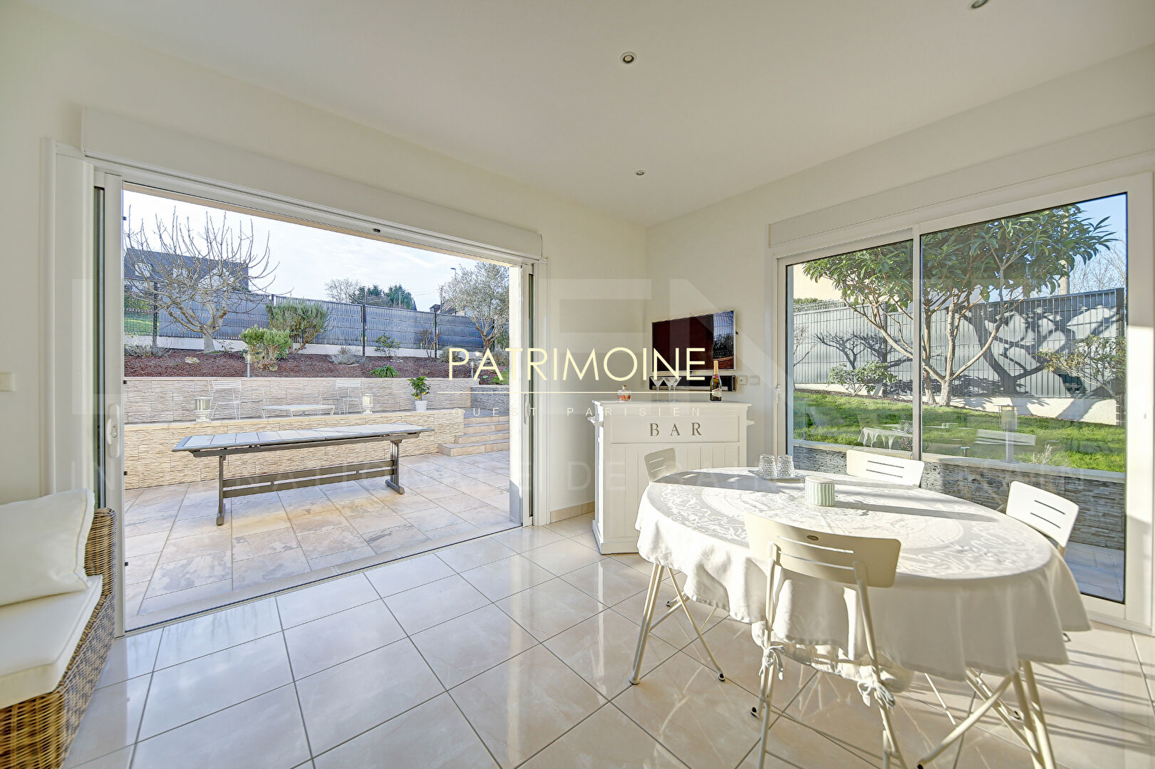 Photo Maison Maurecourt 6 pièce(s) 159 m2 image 4/6