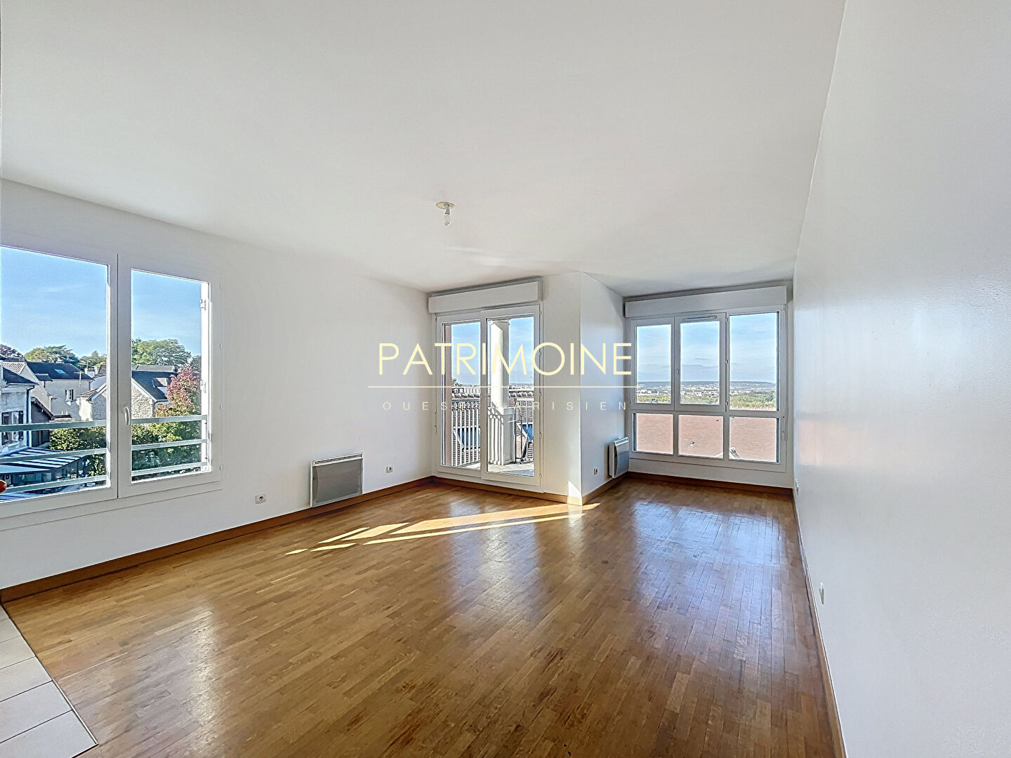 Photo Deux pieces CHAMBOURCY - 47.39 m² image 2/6