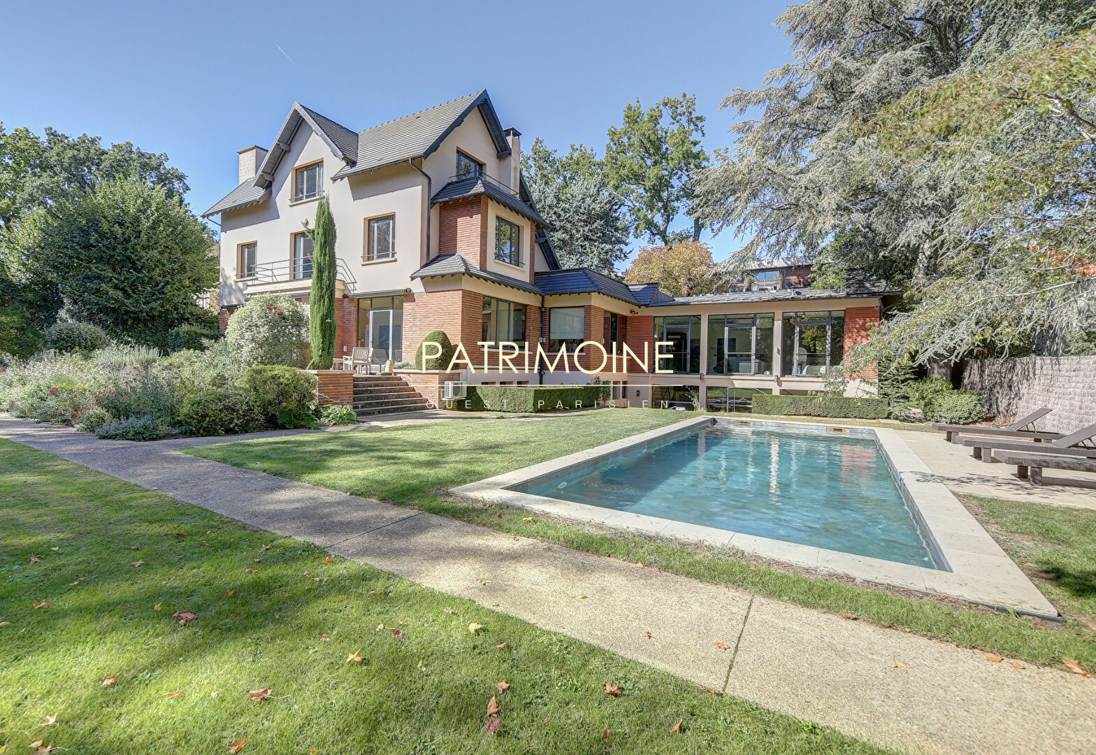 Maison Garches 10 pièce(s) 619.13 m2