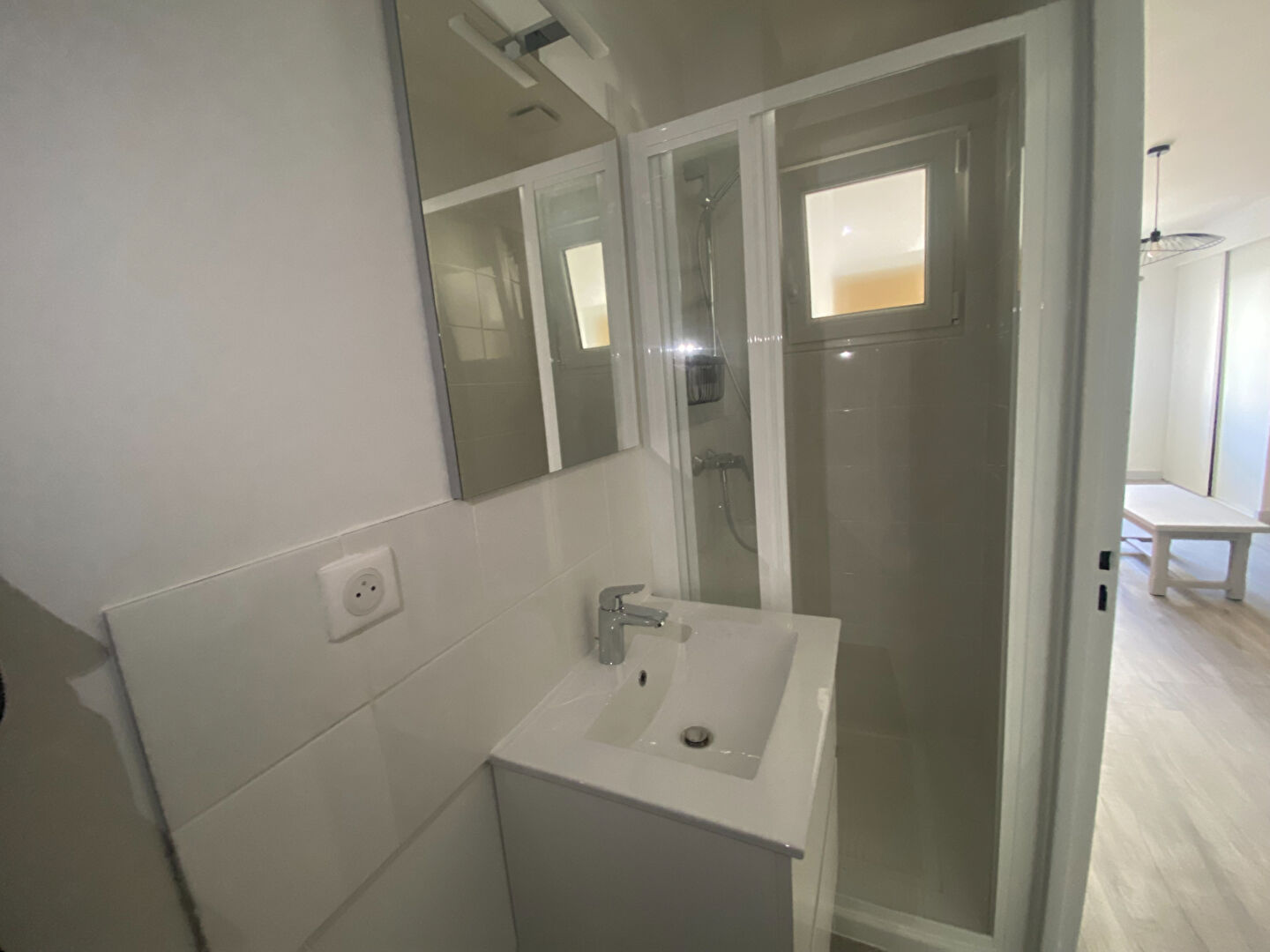 Photo Jolie studio neuf meublé au coeur d'Avignon image 3/3