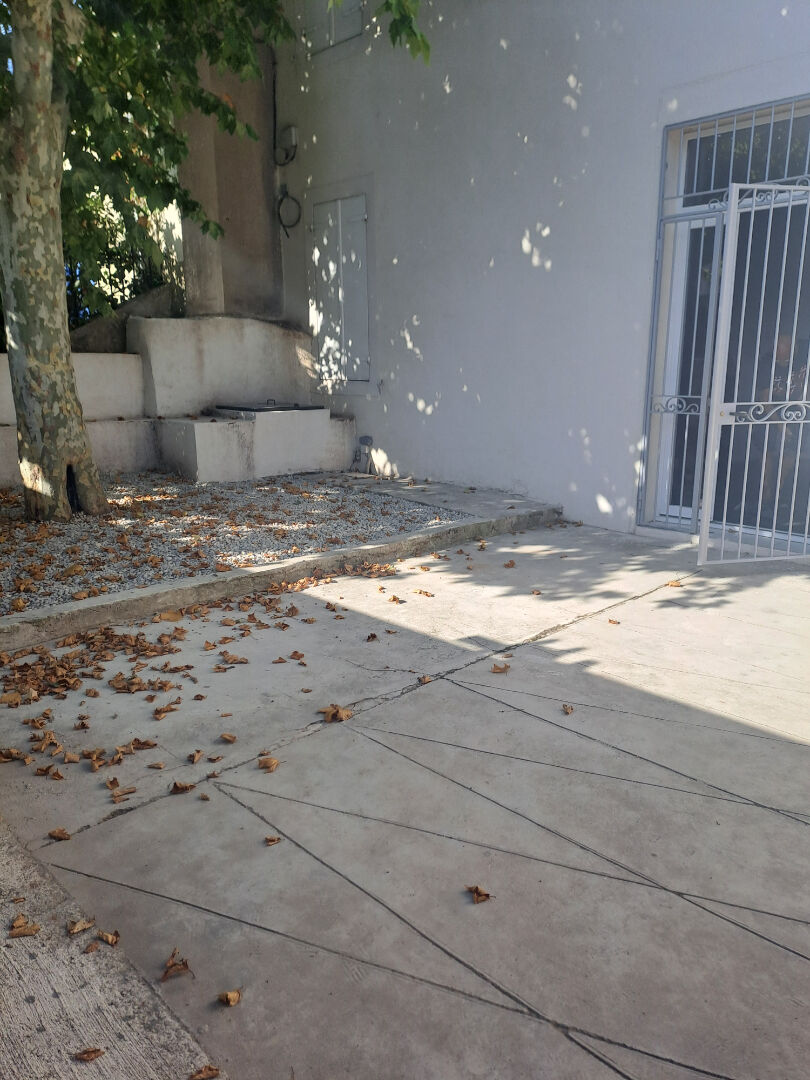 Photo Maison T3  rénovée de 73m2 avec cour. image 2/6