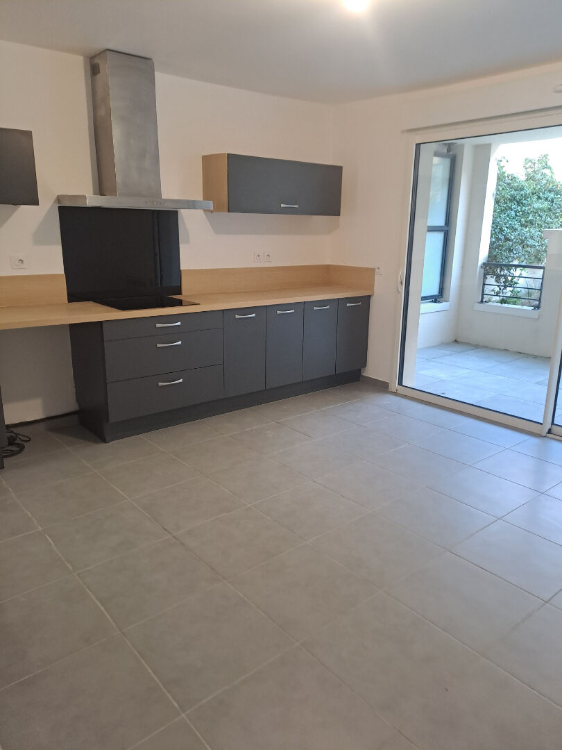 Photo Appartement Auriol 2 pièce(s) 46 m2 image 2/6