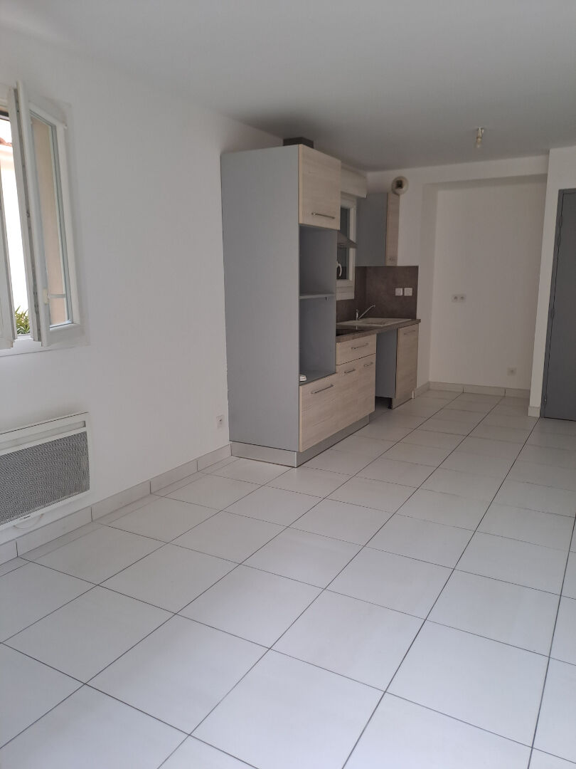 Photo Appartement Greasque 2 pièce(s) 39 m2 image 2/6