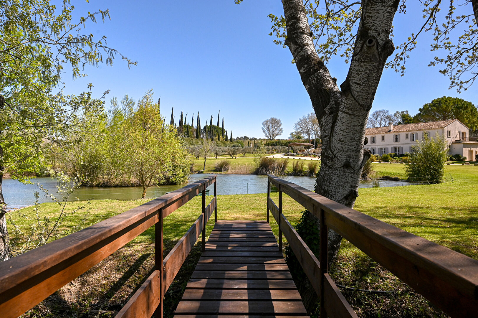 Agence immobilière de PEROTTINO IMMOBILIER La destrousse - PEROTTINO IMMOBILIER AURIOL