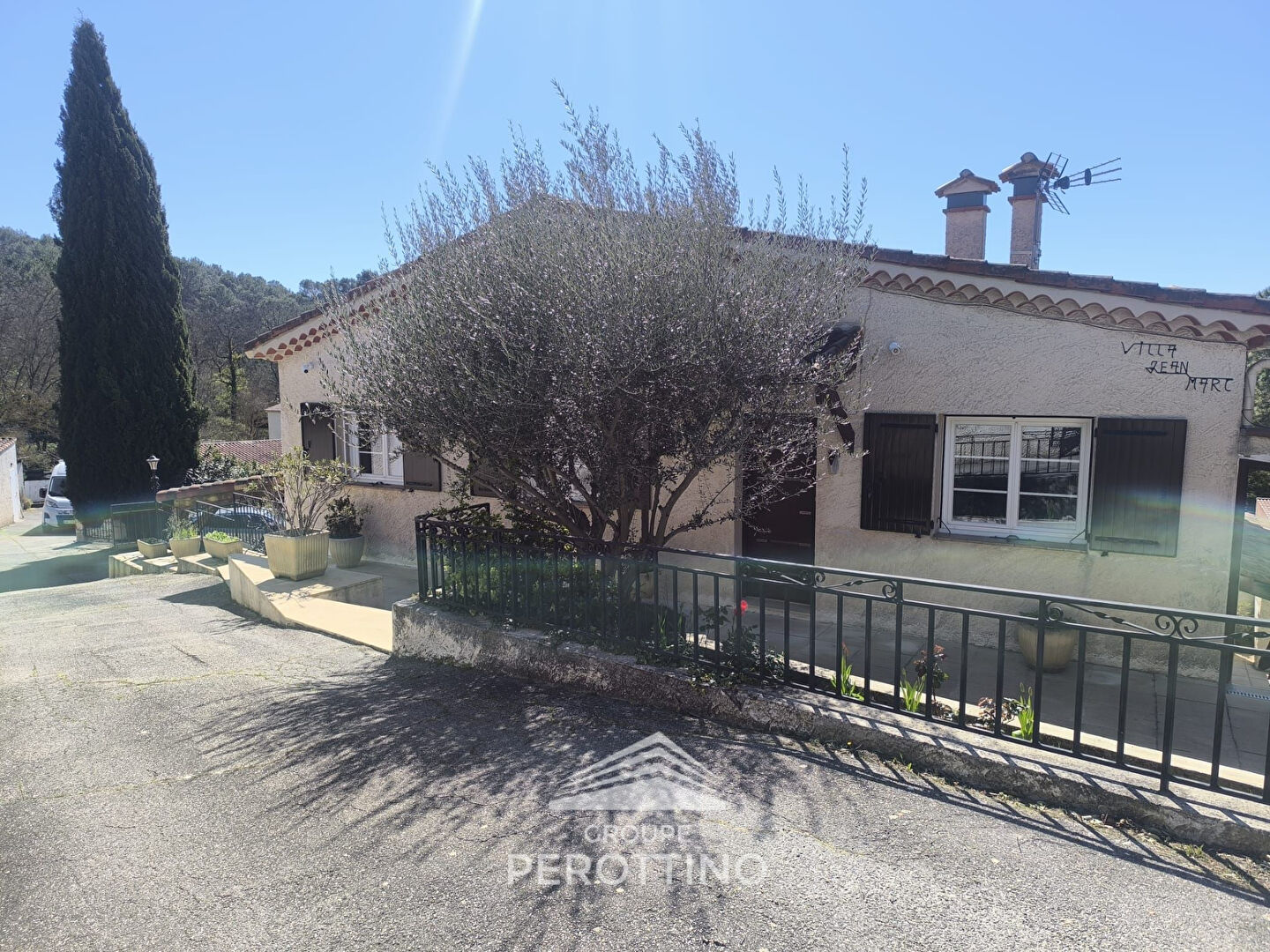 Agence immobilière de PEROTTINO IMMOBILIER La destrousse - PEROTTINO IMMOBILIER