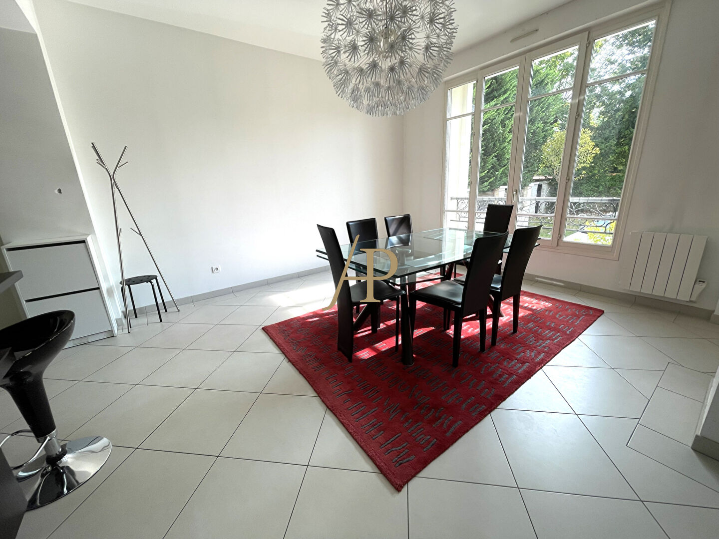 Photo Appartement Saint Germain En Laye 5 pièce(s) 92.26 m2 image 2/6