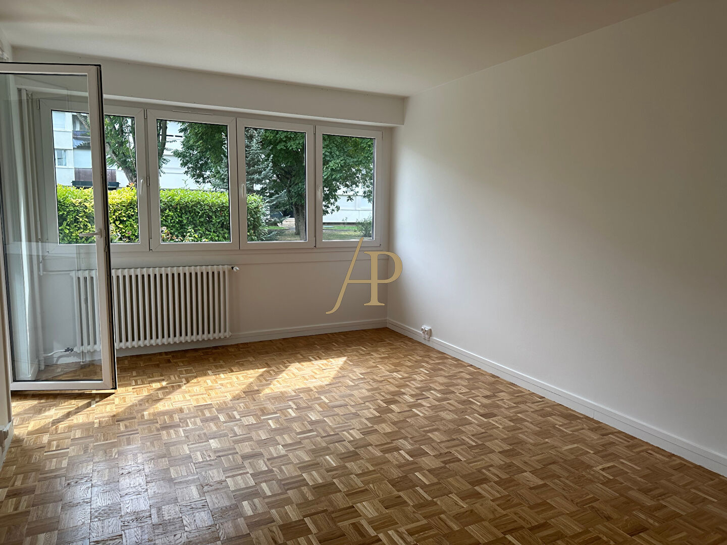 Agence immobilière de AGENCE PEREIRE Saint-germain-en-laye