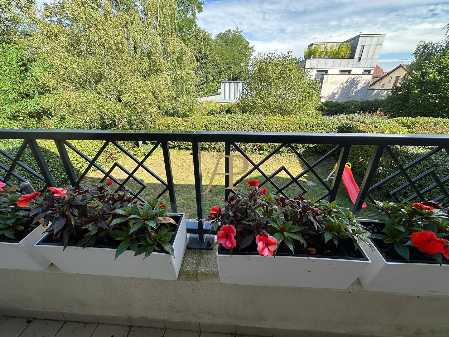 Agence immobilière de AGENCE PEREIRE Saint-germain-en-laye