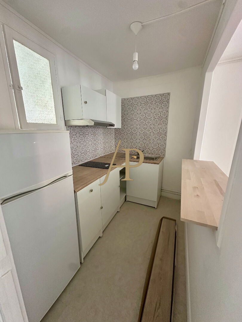 Photo Appartement Saint Germain En Laye 1 pièce(s) 28.63 m2 image 2/6