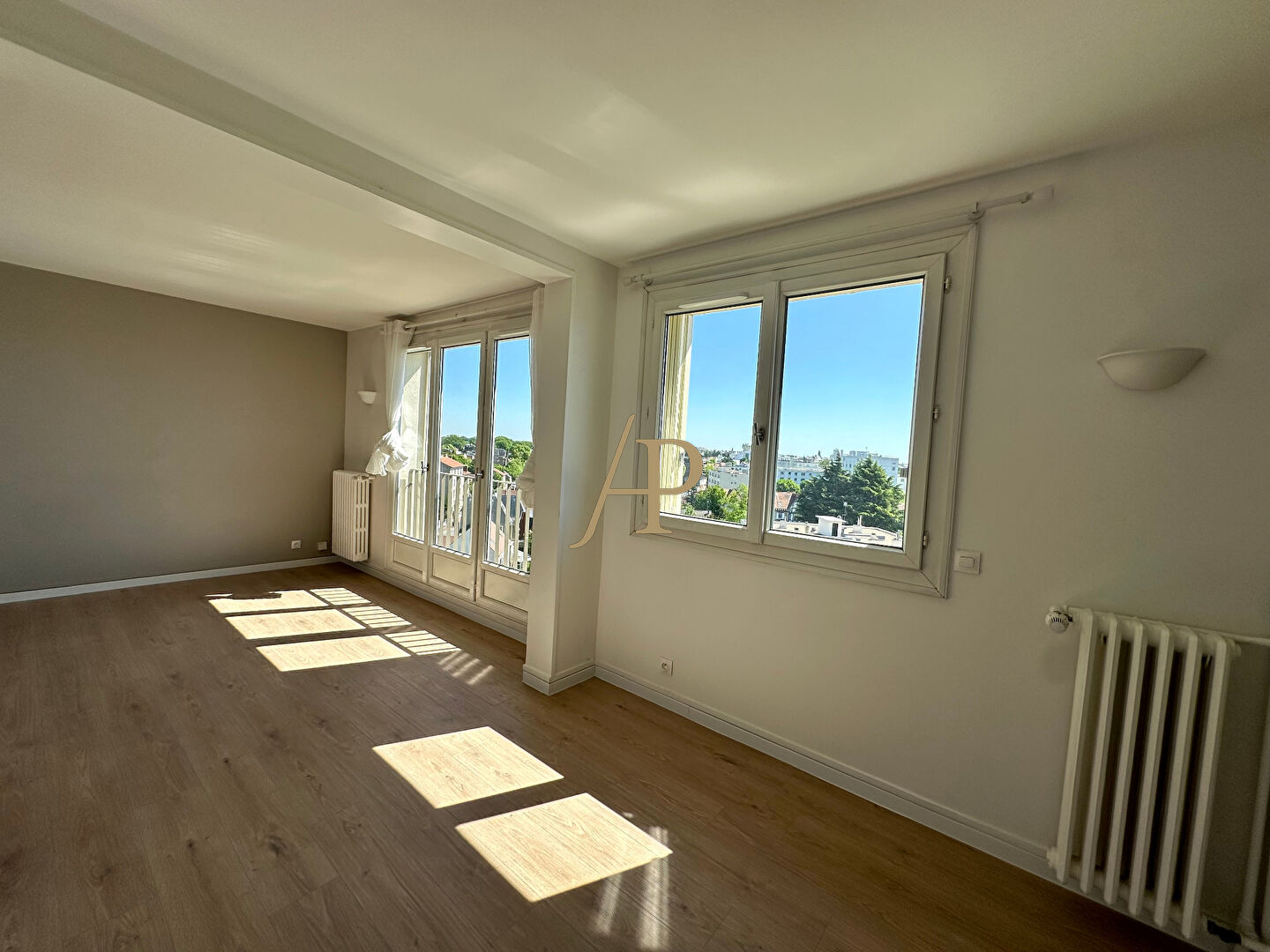 Agence immobilière de AGENCE PEREIRE Saint-germain-en-laye