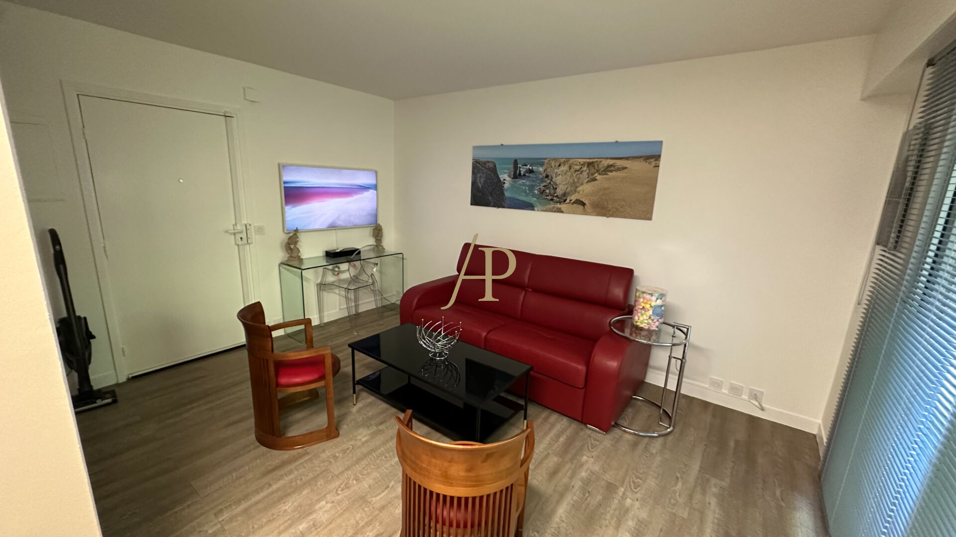 Photo En exclusivité : Charmant studio  de 23 m2 avec une terrasse de 18m2 image 1/6