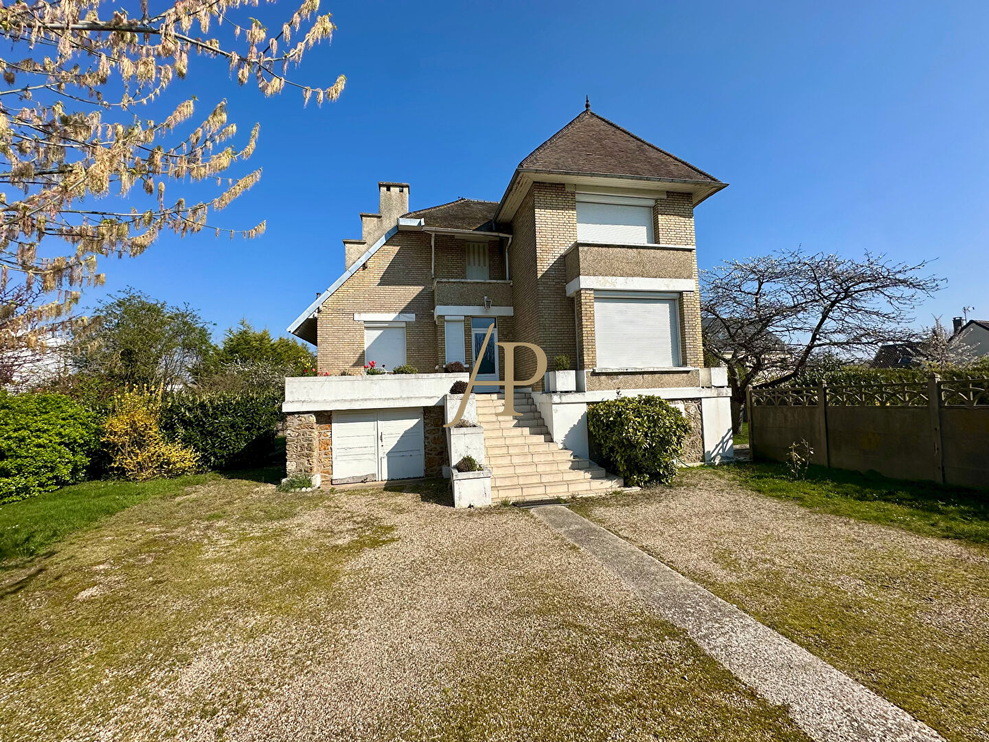 Agence immobilière de AGENCE PEREIRE Saint-germain-en-laye