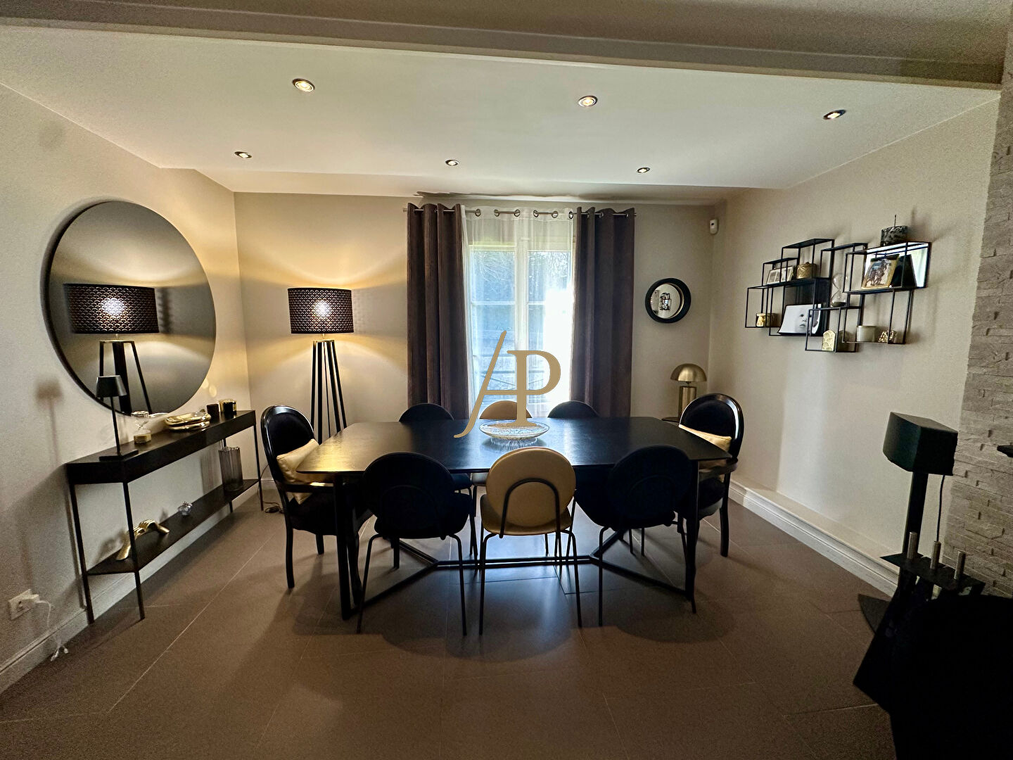 Agence immobilière de AGENCE PEREIRE Saint-germain-en-laye