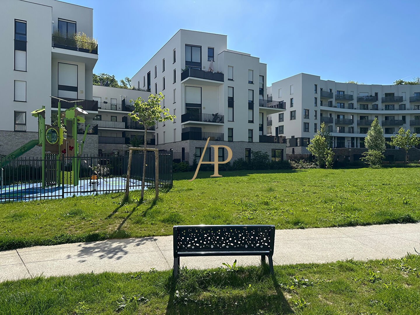 Agence immobilière de AGENCE PEREIRE Saint-germain-en-laye