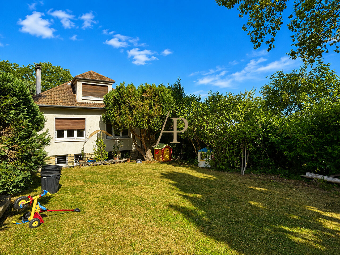 Agence immobilière de AGENCE PEREIRE Saint-germain-en-laye