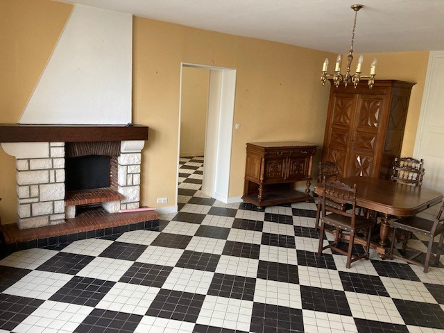 Photo Bourg LA PUYE  - vaste maison avec grange image 4/6